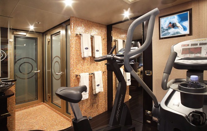 Motor yacht DENIKI - Gym, sauna and shower steamroom