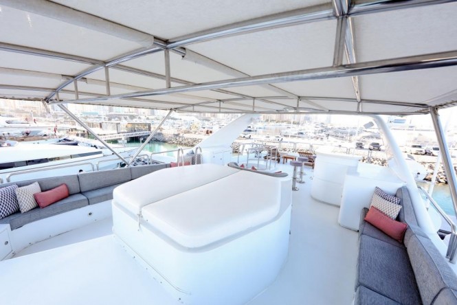 Motor yacht DXB - Sun deck