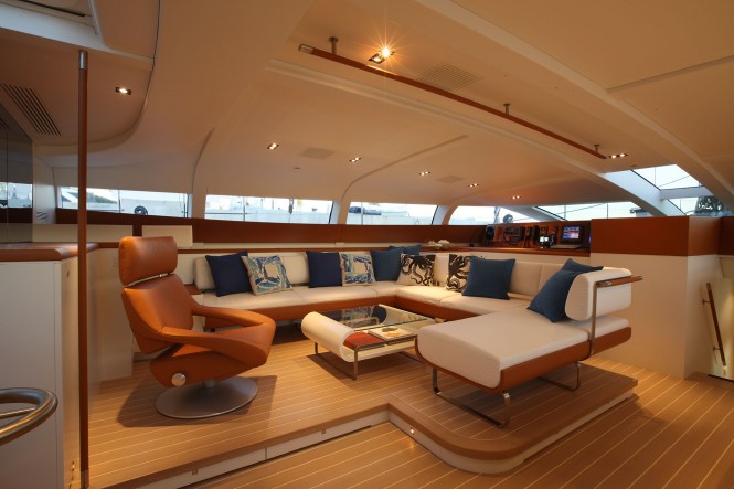 S/Y P2 - Main salon