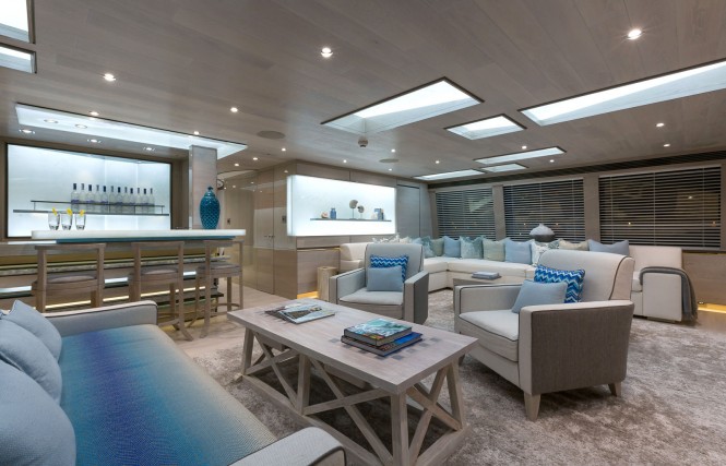 Skylounge aboard superyacht THUMPER. Photo credit Sunseeker