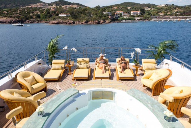 Superyacht SEANNA - Sundeck