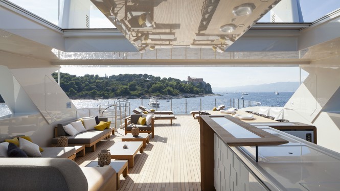 Luxury yacht MR. T - Flybridge