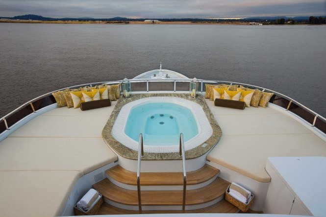 Luxury yacht SILVER LINING - Sundeck Jacuzzi and sunpads