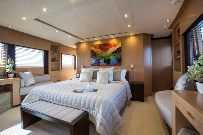 Superyacht MIDNIGHT SUN - Master suite