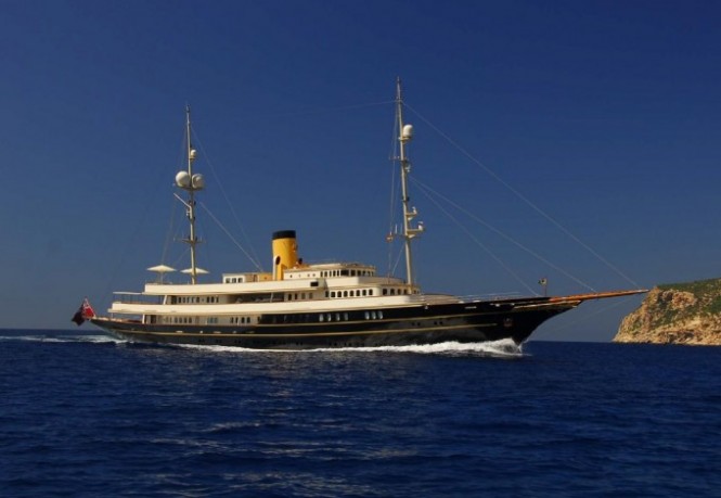 Superyacht NERO 