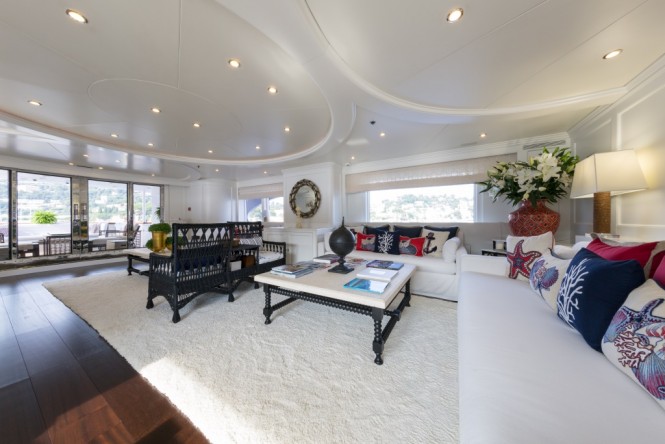 Superyacht BINA - Main salon