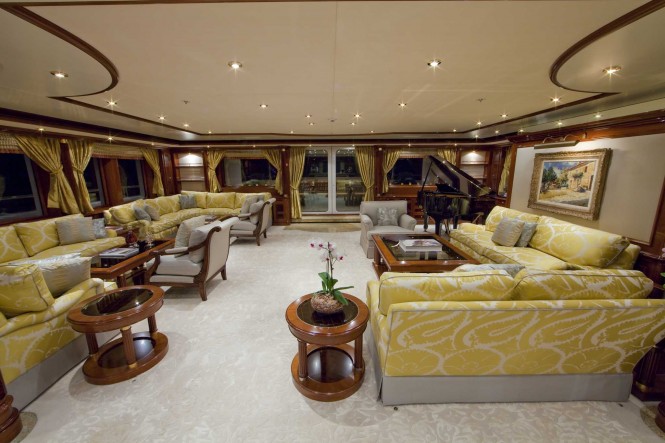 Superyacht TITANIA - Main salon