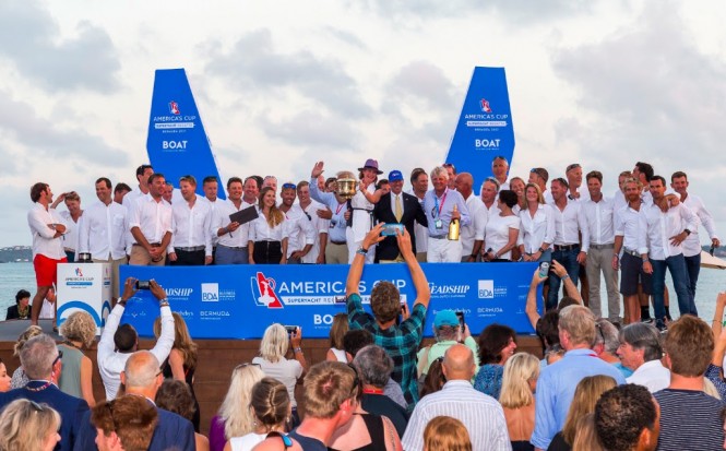 The LIONHEART crew celebrate winning the America's Cup Superyacht Trophy (ACEA 2017 Boat International, Carlo Borlenghi)