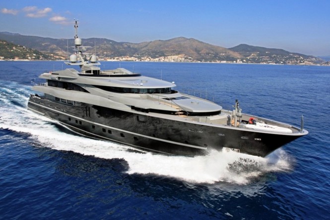 Mega yacht SEA FORCE ONE