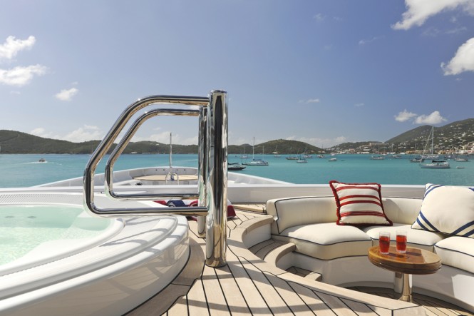 Mega yacht TV - Owner's deck Jacuzzi