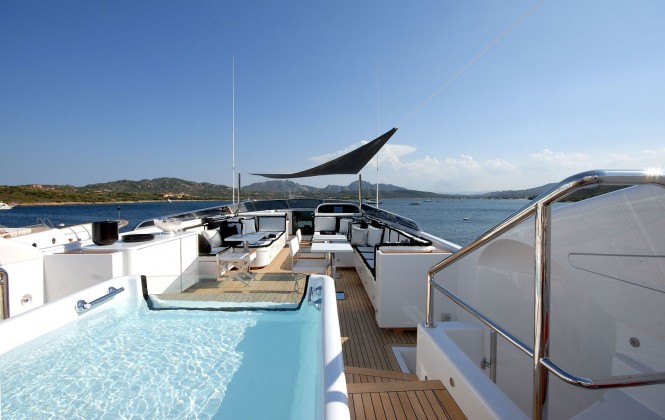 Motor yacht Pure One - sundeck