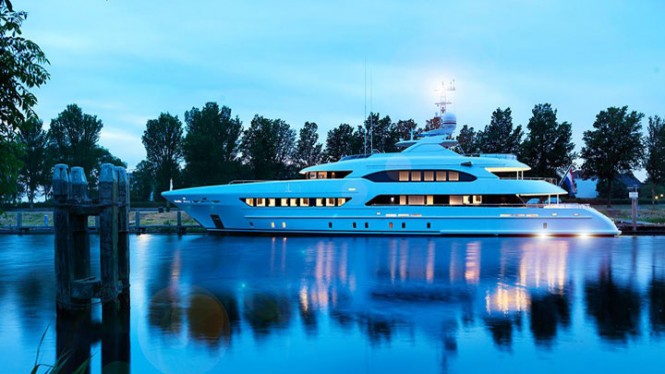 Superyacht BookEnds. Photo credit Dick Holthuis
