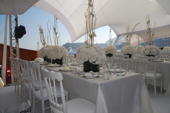 Superyacht CHRISTINA O - Special occasion alfresco dining