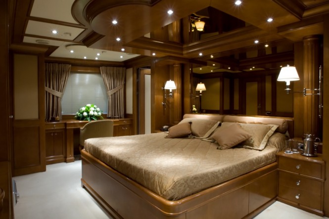 Superyacht INSIGNIA - Master suite