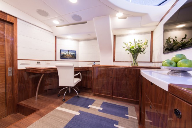 Superyacht PENELOPE - Lower salon office