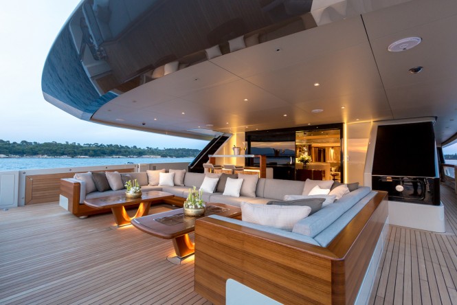 VERTIGE main aft dek at sunset