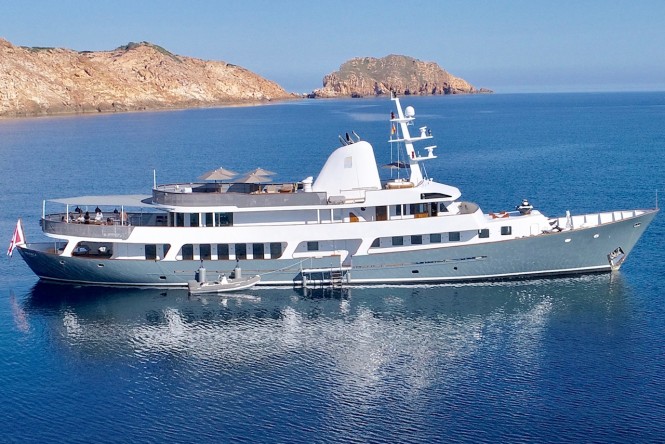 Classic superyacht MENORCA. Photo credit: Mare e Terra