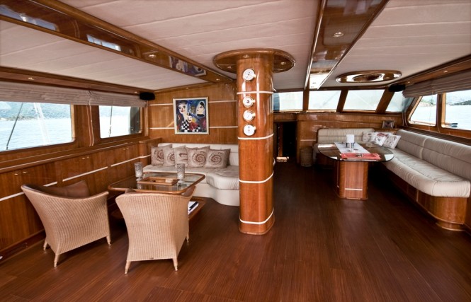 Luxury yacht SILVER MOON - Salon interior