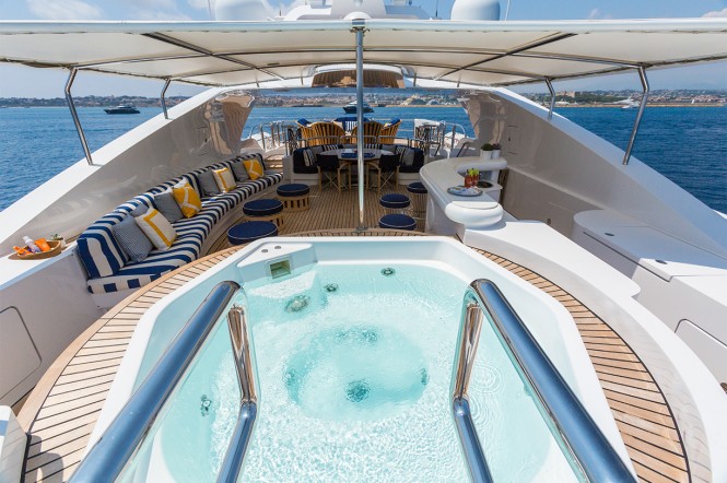 Motor yacht AIR - The sundeck Jacuzzi