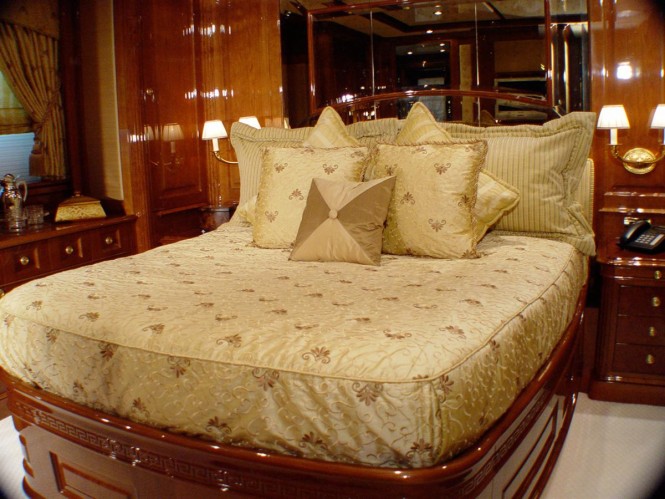 Motor yacht WILD THYME - VIP suite