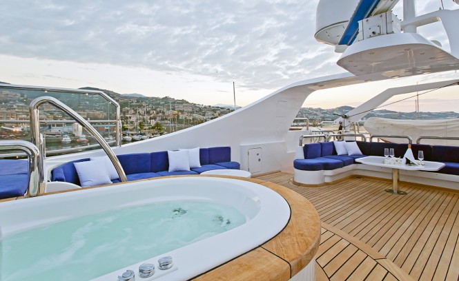 Superyacht DESAMIS B - Sundeck