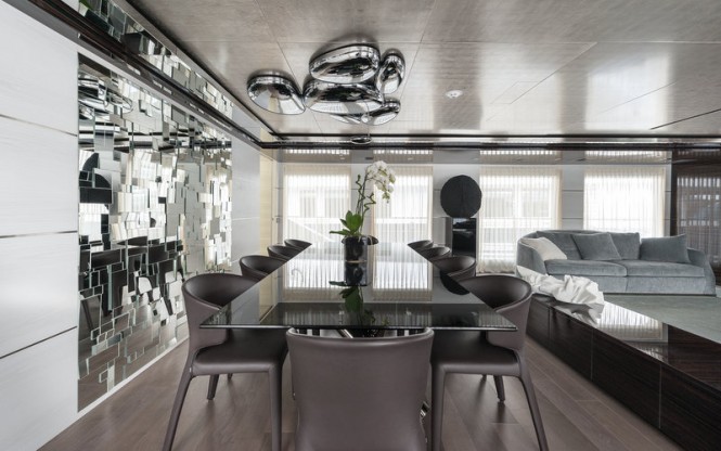 Superyacht ENTOURAGE - Formal dining area