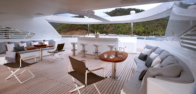 Superyacht ORIENT STAR - Sundeck