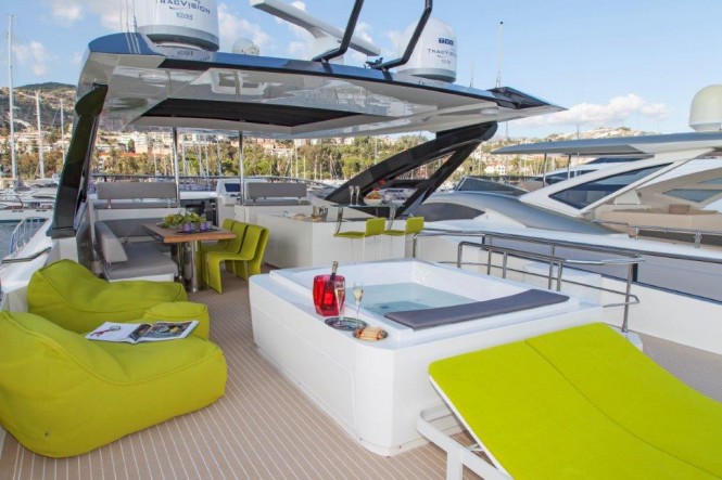 Amer Cento Quad superyacht - Sundeck