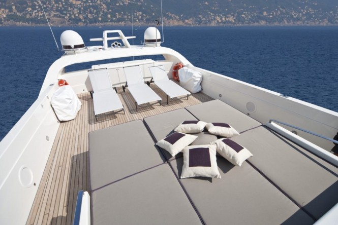 Flybridge of motor yacht TOBY