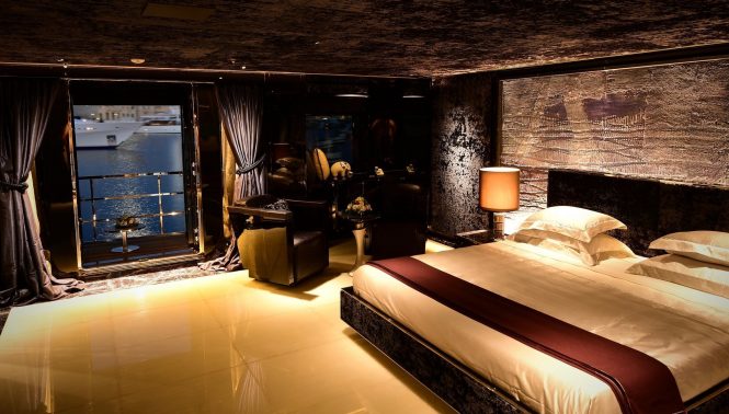 Luxury yacht SARASTAR - Owner's suite with drop-down port-side balcony