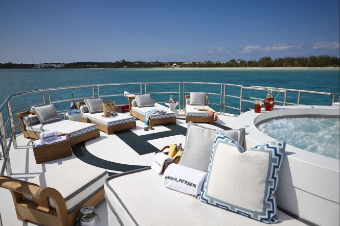 Motor yacht HIGHLANDER - Sundeck aft helipad with Jacuzzi