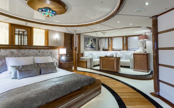 Motor yacht LEGEND - Master suite