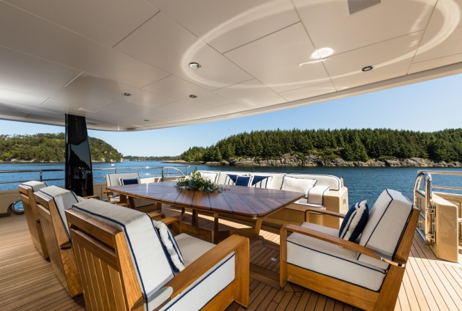 Motor yacht LILI - Main deck aft