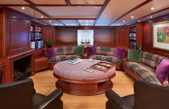 Superyacht ATHOS - Main salon