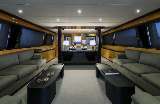 Superyacht CAN'T REMEMBER - Salon and formal dining area