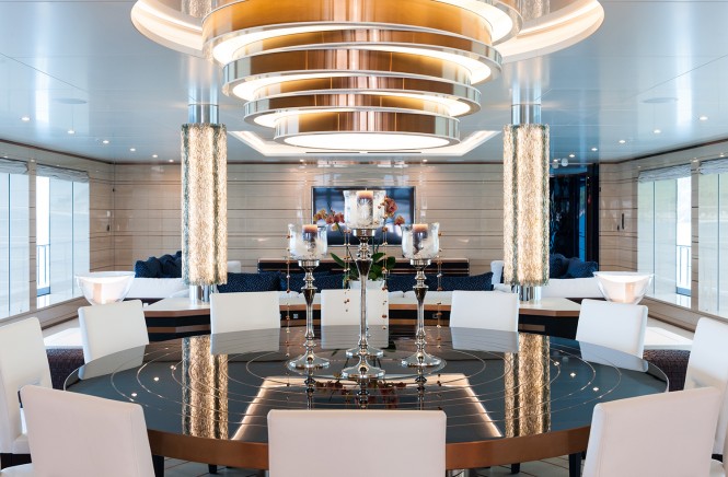Superyacht IRIMARI - Formal dining area