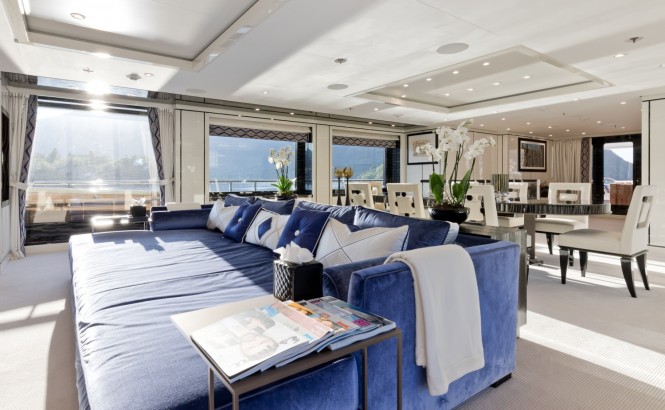 Superyacht LILI - Main salon