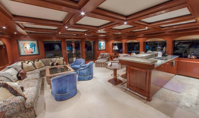 Superyacht RELENTLESS - Main salon