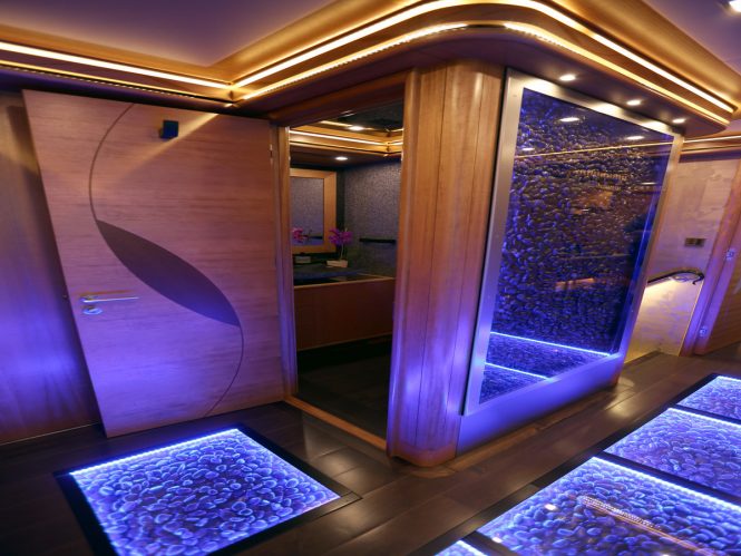 Guest foyer detailing aboard superyacht SERENITY