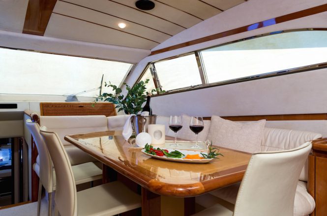 M/Y MELI - Formal dining
