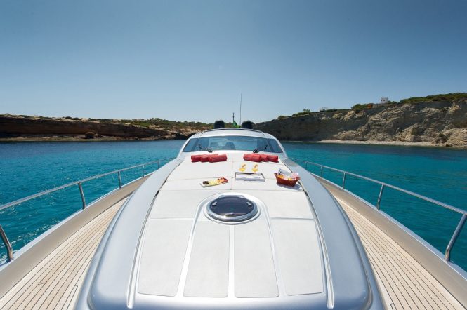 M/Y SHALIMAR - Bow sunbathing area