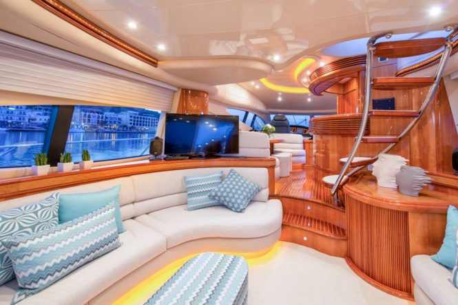 Open yacht MANU - Salon