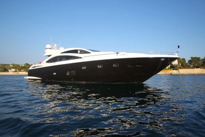 Sunseeker superyacht FIRECRACKER