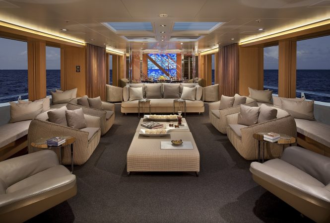 Superyacht BIG FISH - Salon and formal dining area