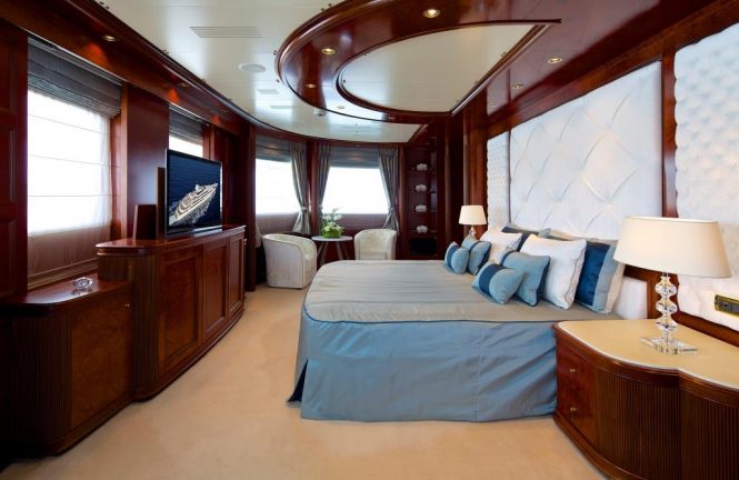 Superyacht O'MEGA - Master stateroom