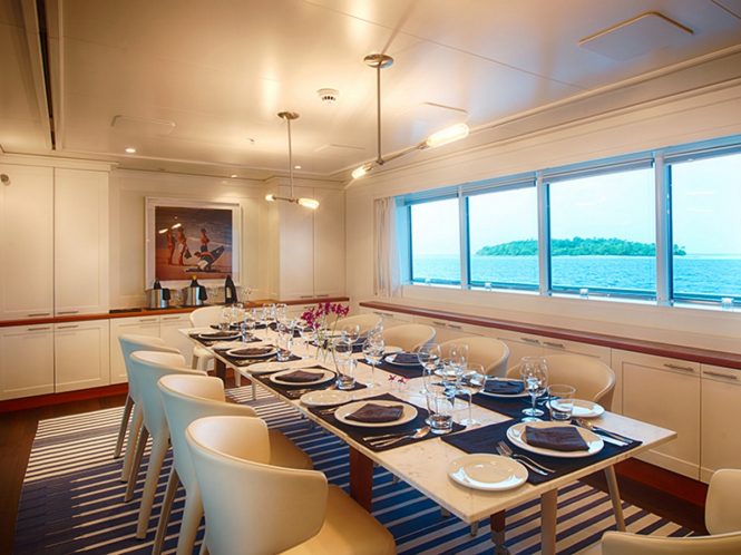 Luxury yacht SENSES - Formal dining room