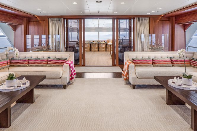 Motor yacht ENDLESS SUMMER - Main salon looking aft
