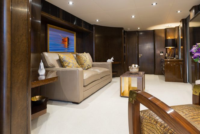 Motor yacht SHE'S A 10 - Study