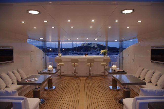 Sundeck bar aboard motor yacht HURRICANE RUN. Photo credit: Feadship