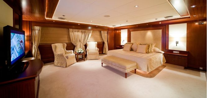 Superyacht LAUREN L - Master suite